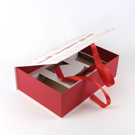 Коробка шкатулка с картонным ложементом под новогодний подарок