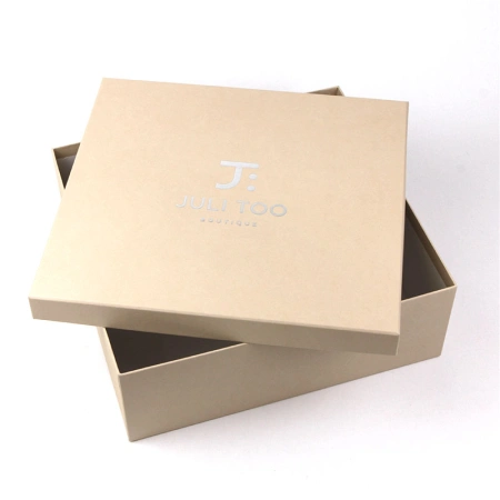 Коробка крышка дно с тиснением логотипа для бутика одежды