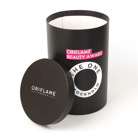 Круглая коробка для подарочного набора косметики