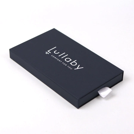 Коробка пенал плоская с логотипом тиснением фольгой