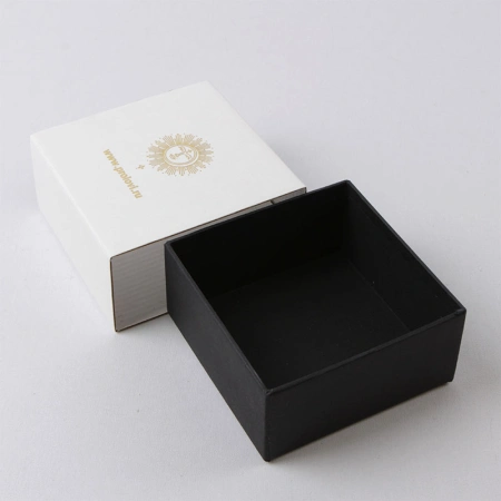 Коробка-пенал из МГК белая для профессионального оборудования для перманентного макияжа