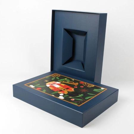 Подарочная коробка крышка дно с картонным ложементом для новогоднего сувенира