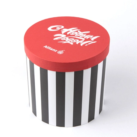 Круглая коробка под новогодний подарок для страховой компании