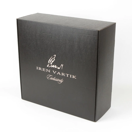 Самосборная коробка шкатулка из МГК с ушками под одежду большая