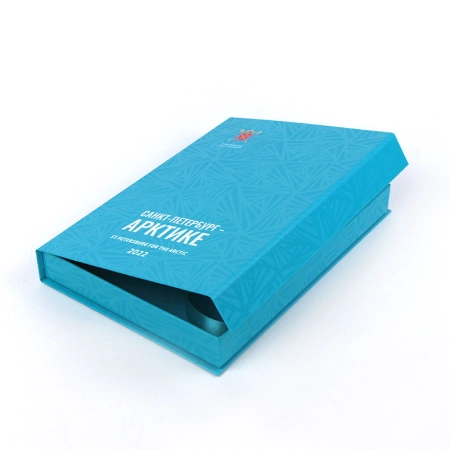 Плоская коробка шкатулка с выборочным УФ-лаком и тиснением фольгой под корпоративный сувенир