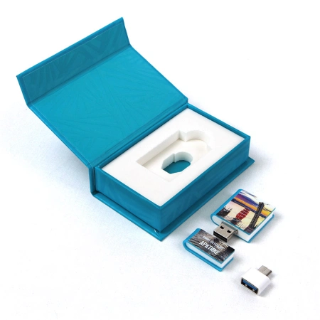 Маленькая коробка шкатулка с ложементом под сувенир флешку