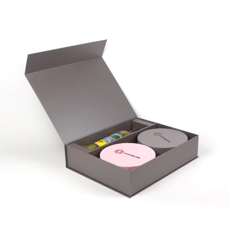 Шкатулка с комплектом маленьких круглых коробочек под подарочный набор к 8 марта