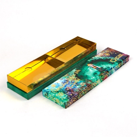 Узкая новогодняя коробка крышка дно из металлизированного картона