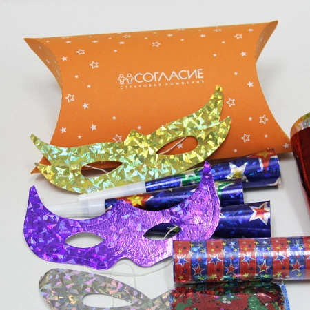 Самосборная коробка пирожок под новогодний подарочный набор