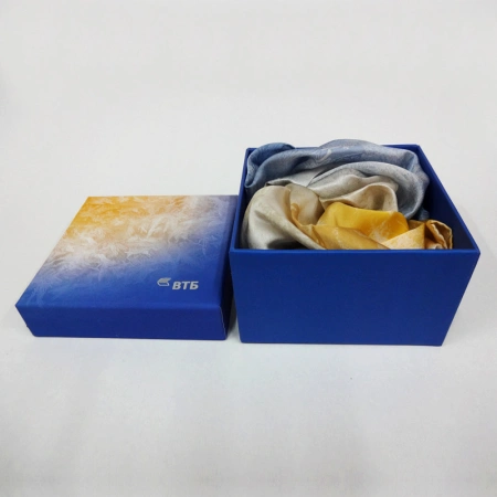 Фирменная подарочная коробка крышка дно под платок с офсетной печатью