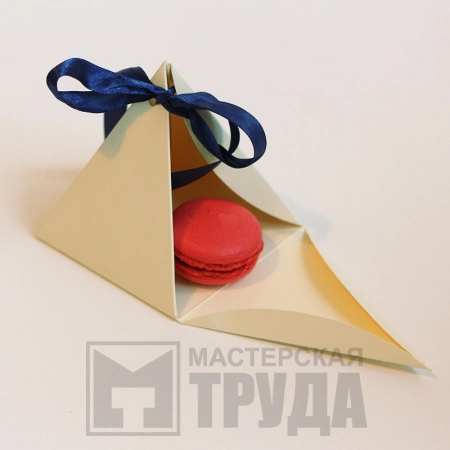 Самосборная коробка-пирамидка под конфеты и печенье