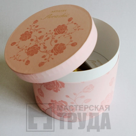 Круглая коробка с картонным ложементом под сувенир