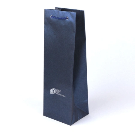 Бумажный пакет для бутылки из дизайнерской бумаги с логотипом компании